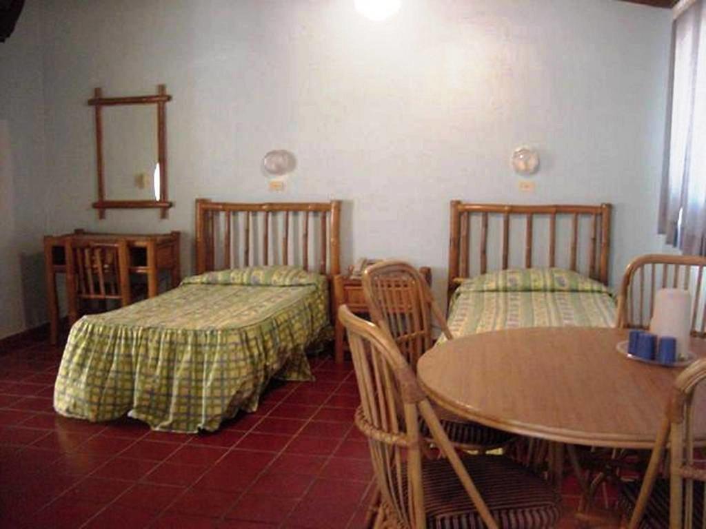 Hotel Caribe Barahona Ngoại thất bức ảnh