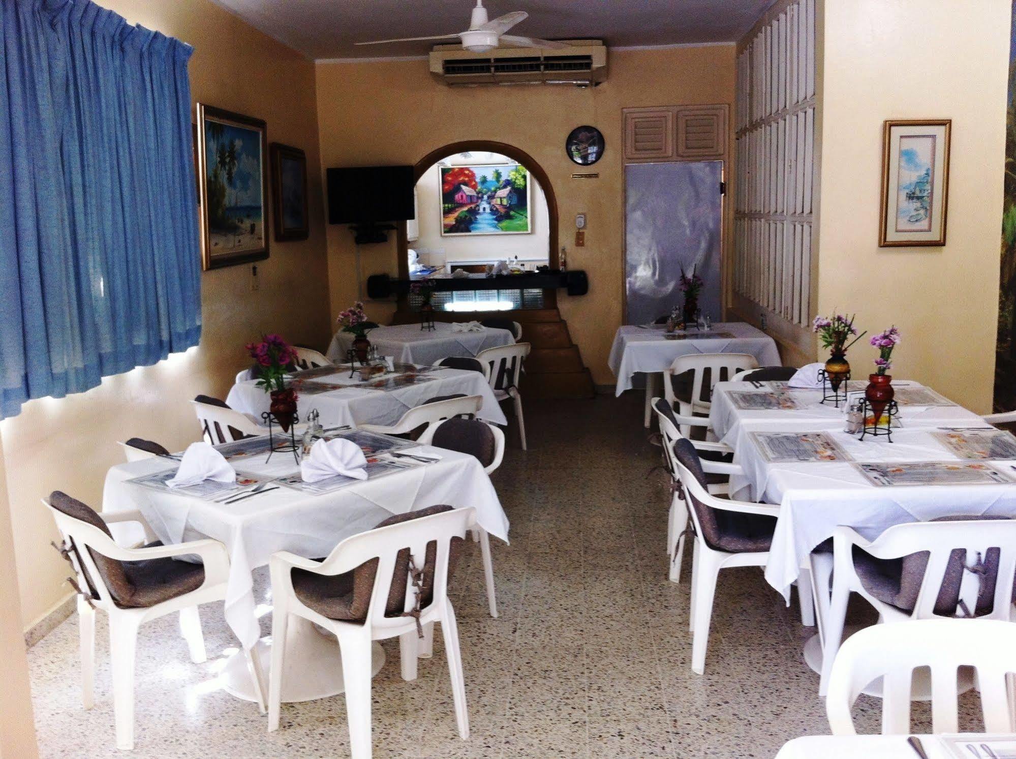 Hotel Caribe Barahona Ngoại thất bức ảnh
