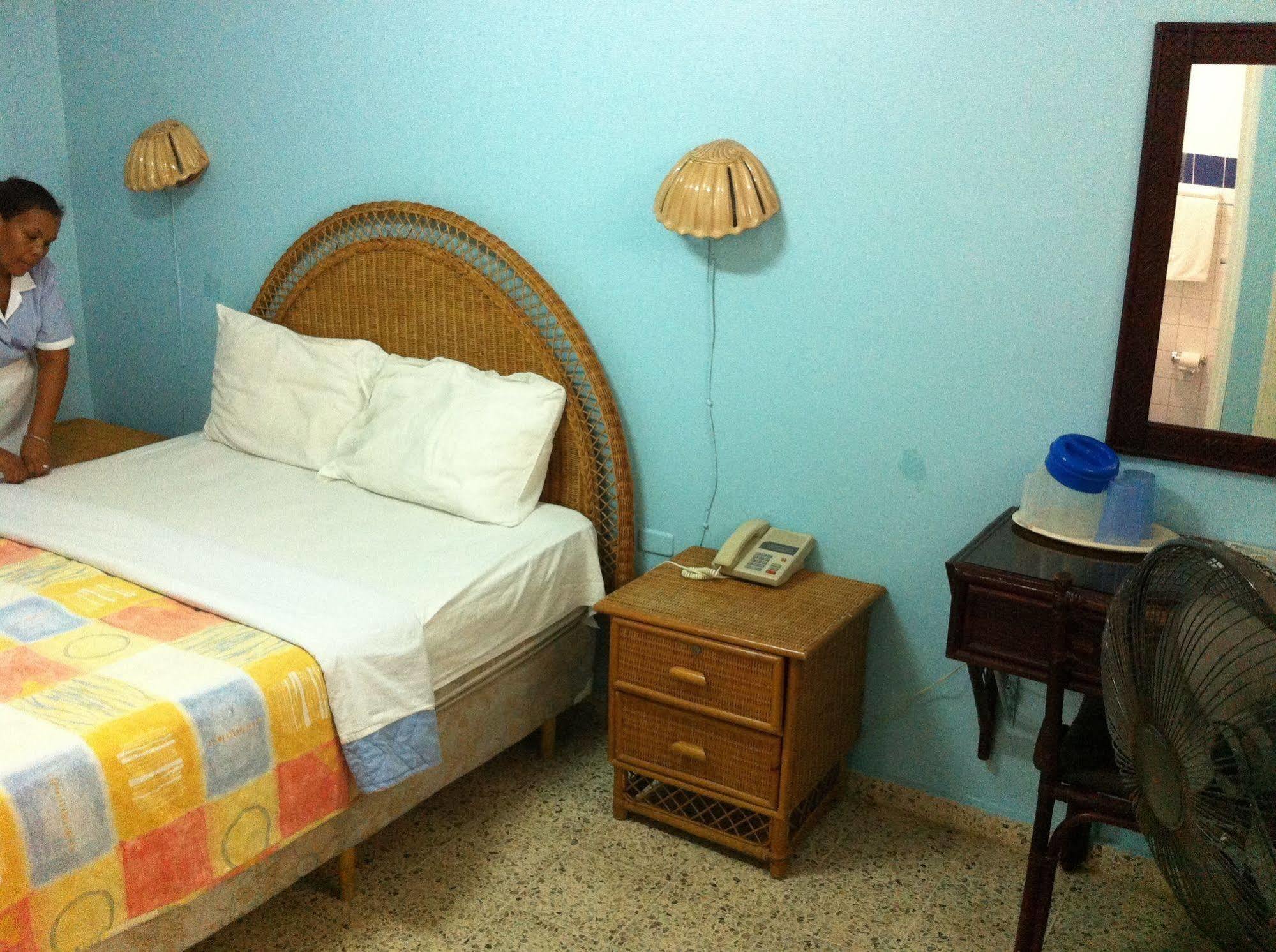 Hotel Caribe Barahona Ngoại thất bức ảnh
