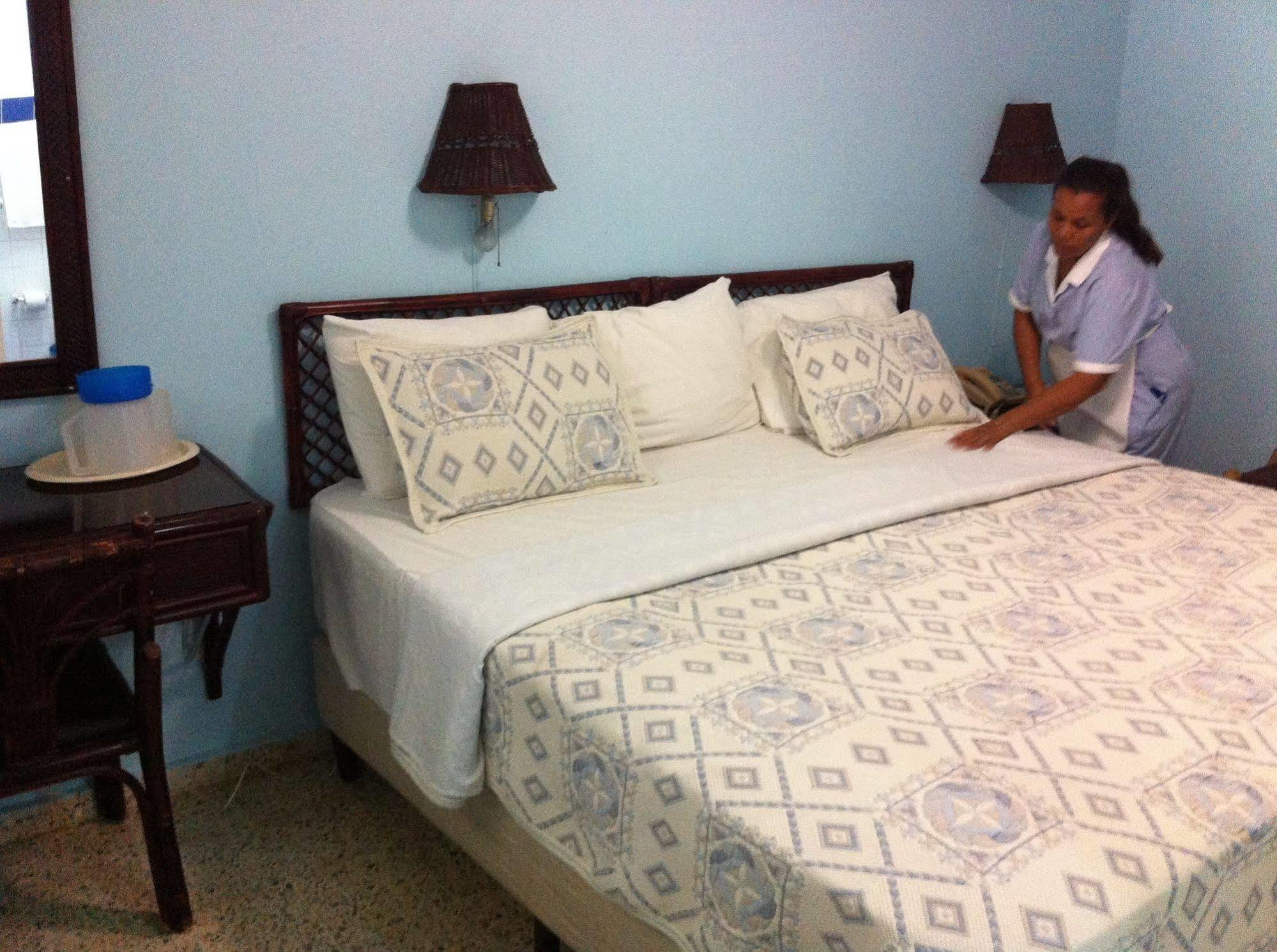 Hotel Caribe Barahona Ngoại thất bức ảnh